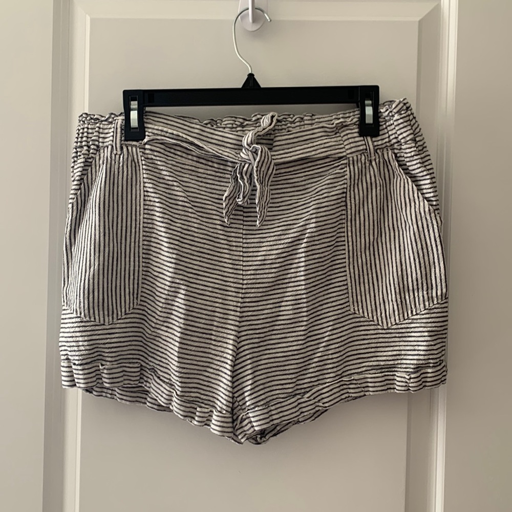 NWOT Striped Tie-Knot Flowy Shorts
